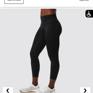 Fierce leggings,like new condition,very comfy, no see through, pretty print.